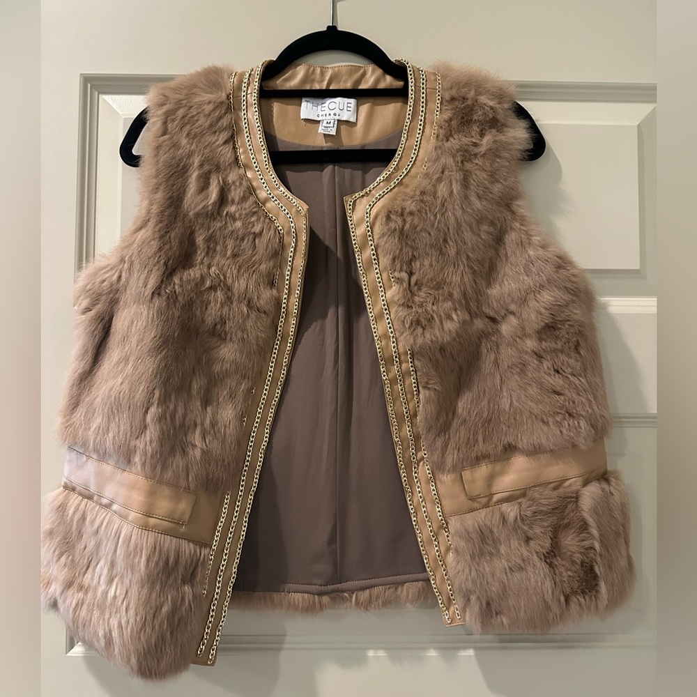 The Cue Cher Qu tan fur and leather vest